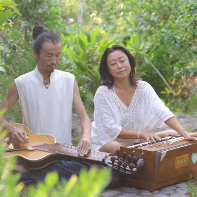 【バリ島から癒やしの波動を生配信】歌うヨガ-チャクラ・キールタン  松久浩之 & マスミ・ラコステ